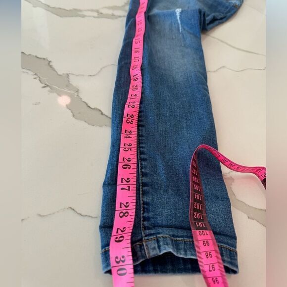 My style jeans with embroidered flowers - Picture 3 of 9